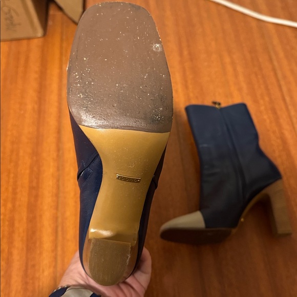 Gucci Hills Logo Bootie (Women) - Picture 7 of 9